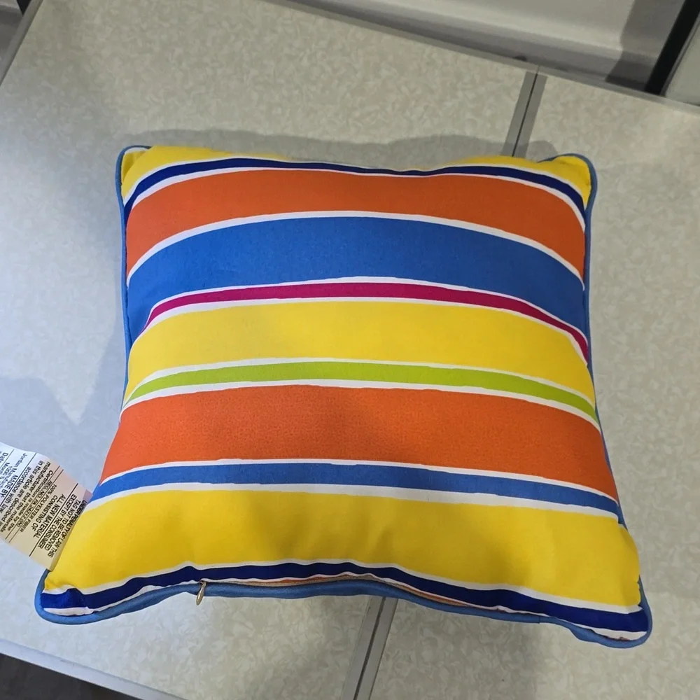 Mainstays Outdoor‎ Throw Pillow Gnome Swwt Gnome NWT
